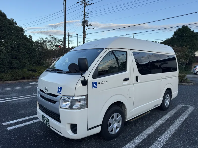 Toyota HiAce accessible taxi of Habataki Care Taxi